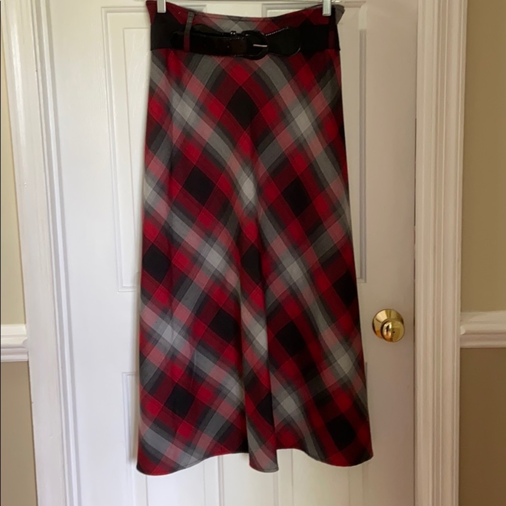 Red/ black/ grey plaid long skirt